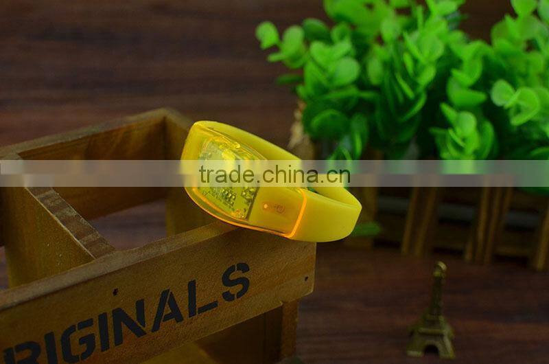 2015 factory price led flashing bracelet, remote controlled led bracelet, motion led lights bracelet