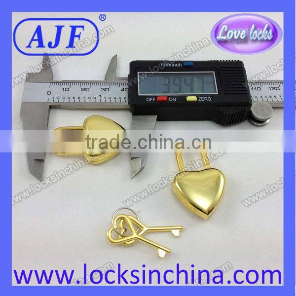 Very cute and fashionable Metal heart mini lock for wooden box