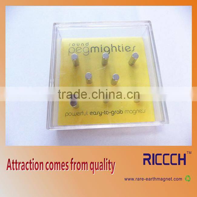 Decorative small round magnet peg mightier