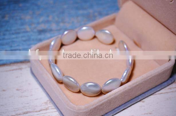 13-14mm white coin shape freshwater pearl bracelet
