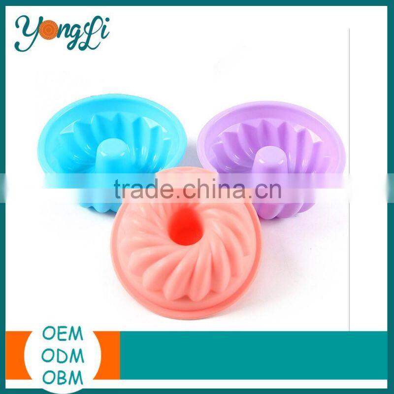 Wholesale Kitchen Heat Resistant Souffle Muffin Cupcake Silicone Baking Cups