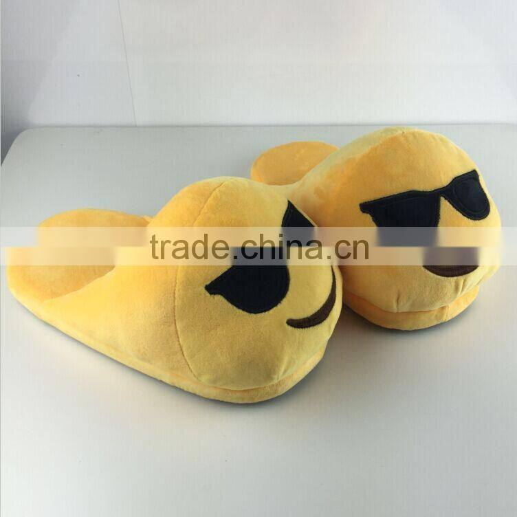 2015 hot selling wholesale plush emoji shoes