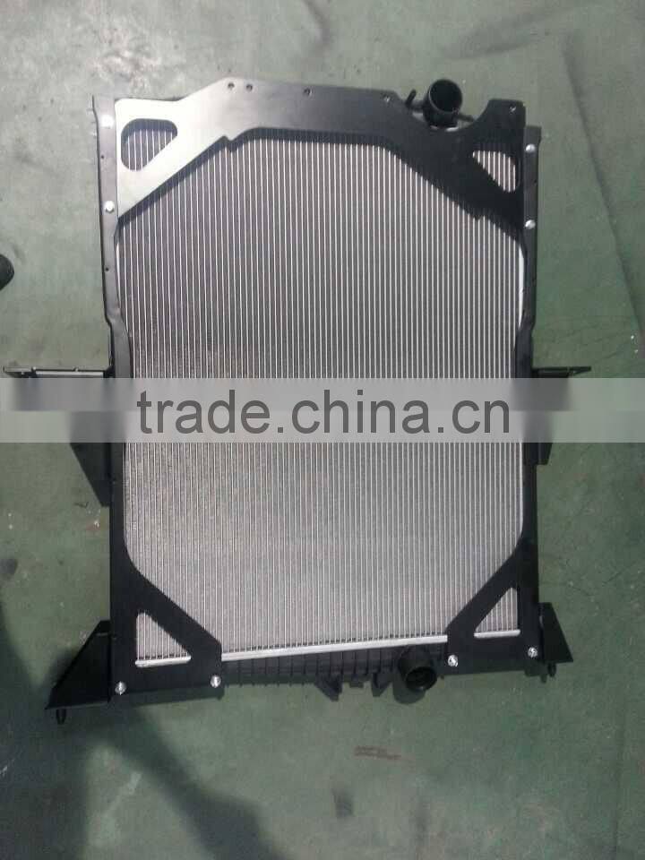 New design heavy duty truck radiator for volvo made in China