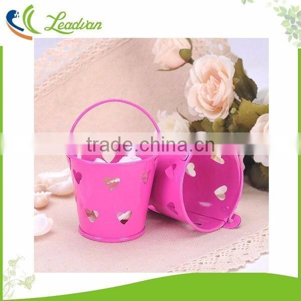 New design small candy buckets wedding pails party favor metal bucket with hollow hearts