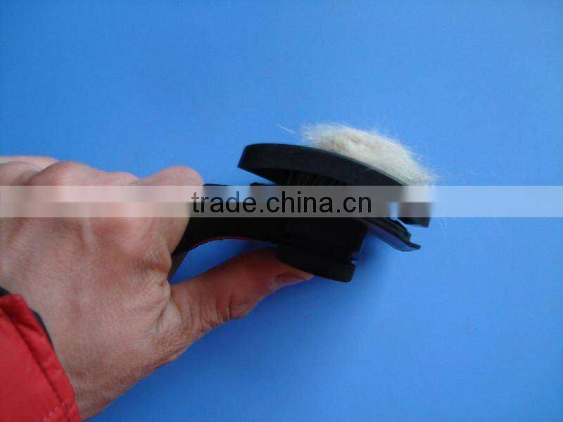 Self -cleaning Slicker Brush