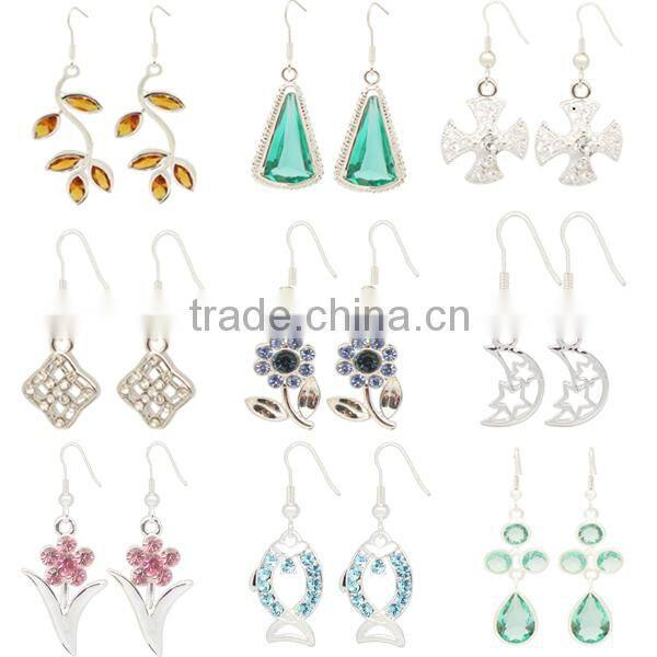 elegant dangle single emerald green stone earring for young lady