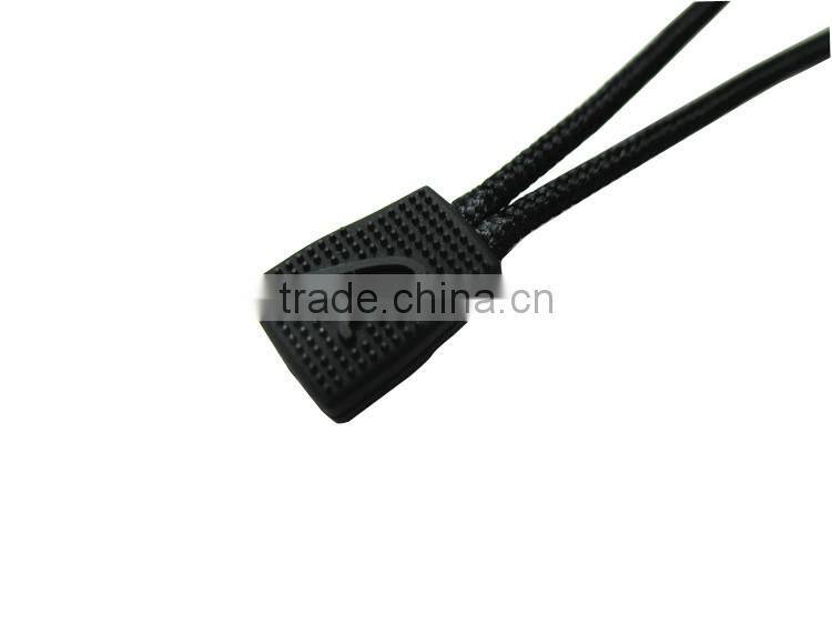 Custom rubber puller for outdoor garment