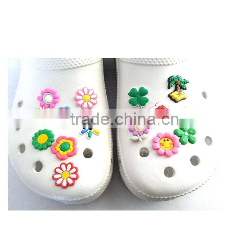 Wholesales custom soft pvc cheap decorative shoe buckles