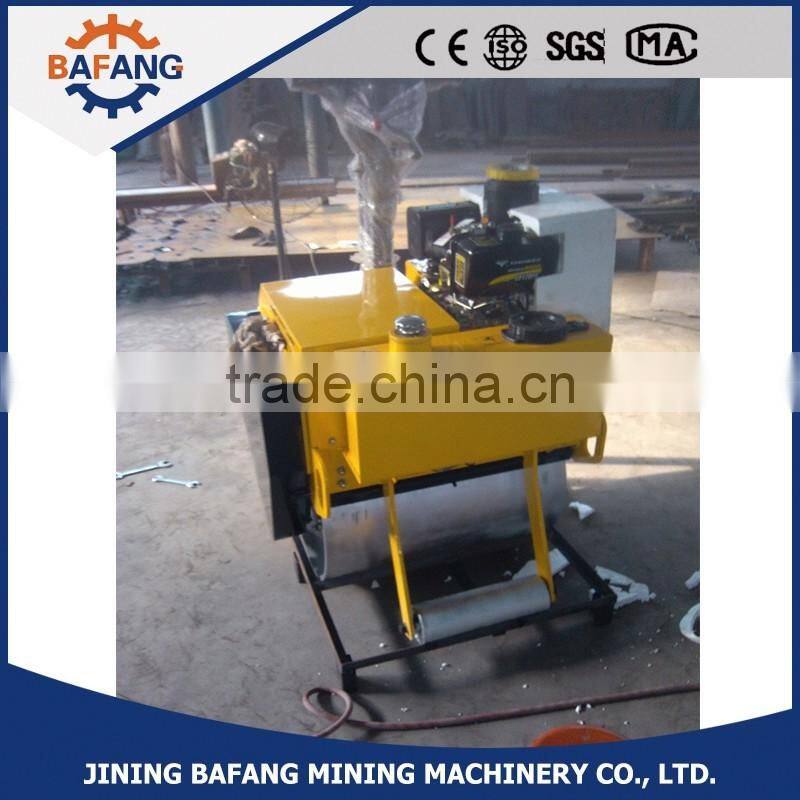 Small single drum diesel engine road roller soil compactor