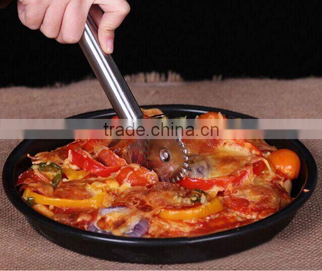2017 good quality and competiitve price pizza slicer/pizza blade/pizza tools