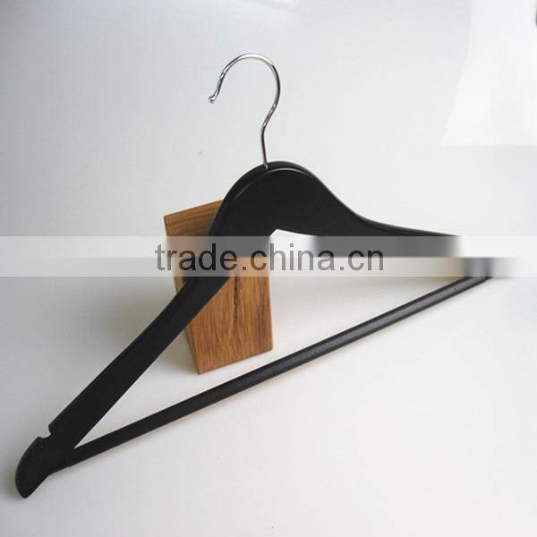 LM 391 hotel wooden suit hanger with bar