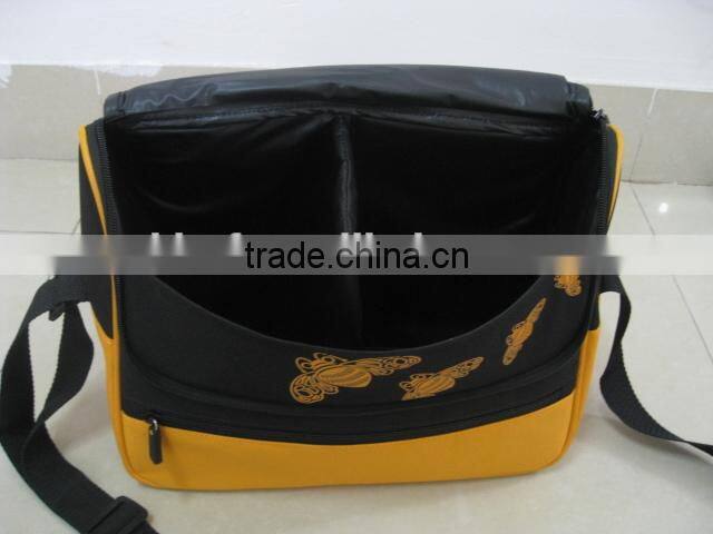 Low cost handle cooler bag