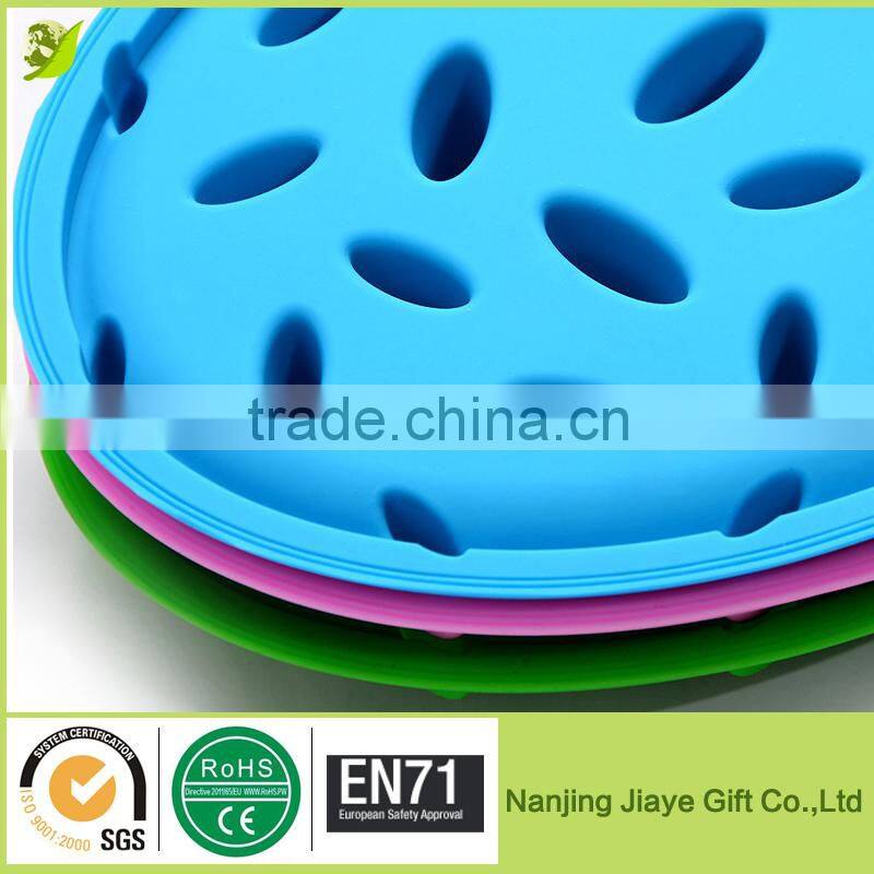 China Factory Price Silicone Pet Feeder Pet Product 2016