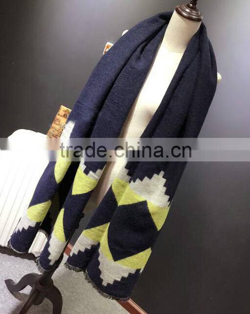 Wholesale New Winter Warm Fashion Plaid Pashmina Woman Acrylic Shawl