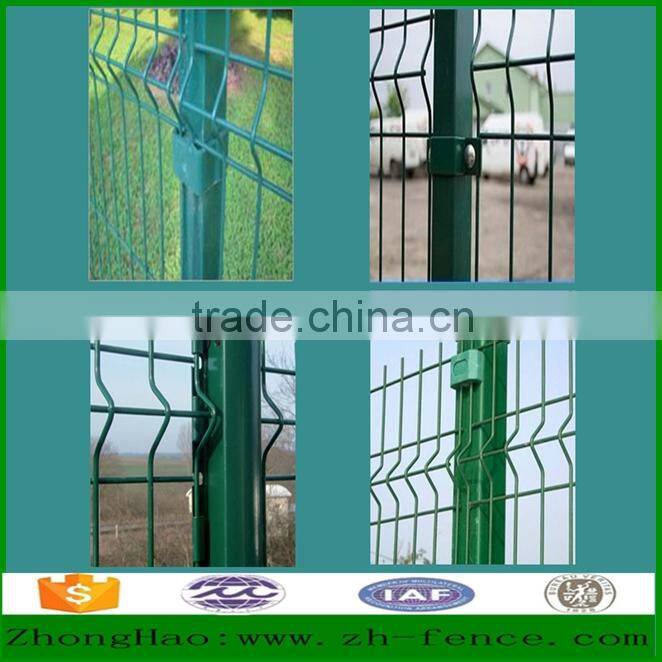 Factory direct sale powder coated triangle bending fence / peach shape post fence