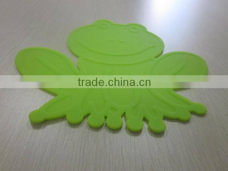 2015 new design Eco friendly food grade frog shaped silicone trivet,silicone placemat