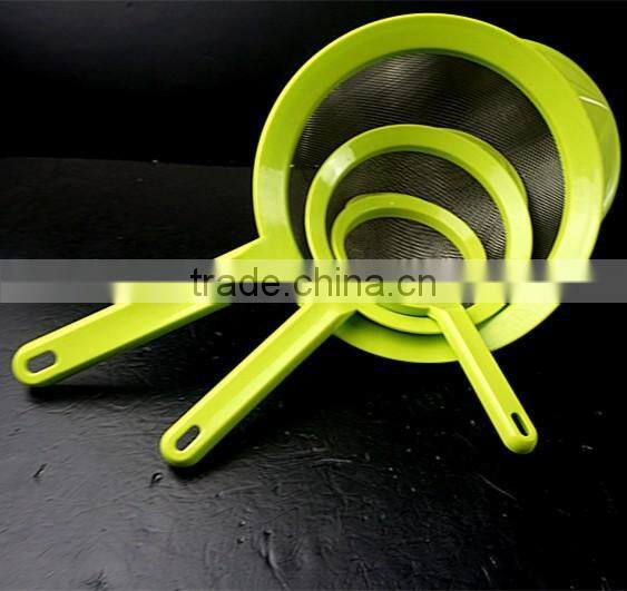 43022 Set of 3 Fine Mesh Stainless Steel Strainers with pp handle