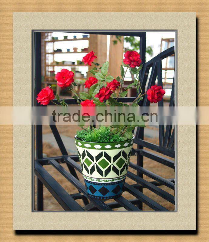 ceramic dolomite pot with design