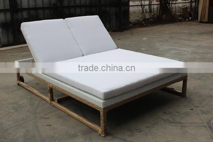 Yoshen outdoor SS metal sun lounger rattan/wicker chaise lounger daybed