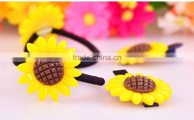 Flower shape plastic made elastic hair band