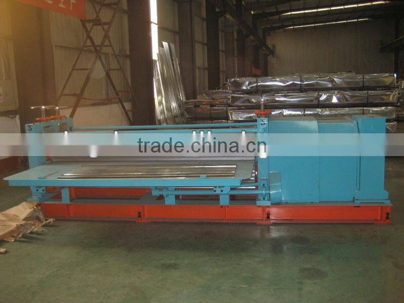 Roll forming machine for metal wall panel