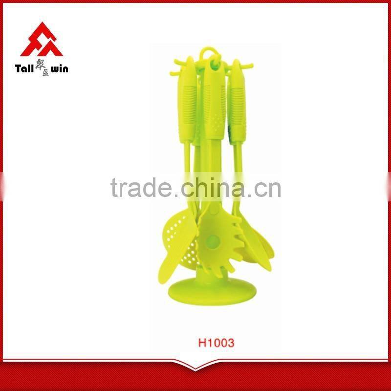 non-stick kitchen utensils and cook ware