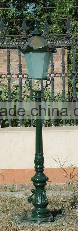 European decorative cast iron garden lamp post