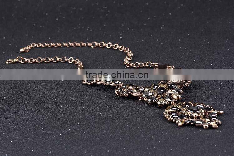 Latest Design Flower Shape China Factory Wholesale crysal diamond stone Jewelry Pearl Necklace