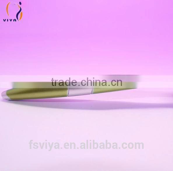 Stainless steel microneedle roller