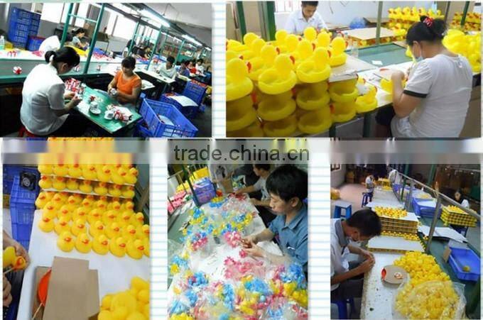 2015 hot selling custom yellow plastic ducks