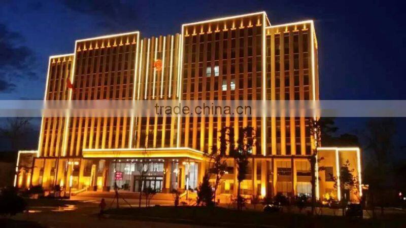 Robust aluminium casing high efficiency LED flood light for commercial