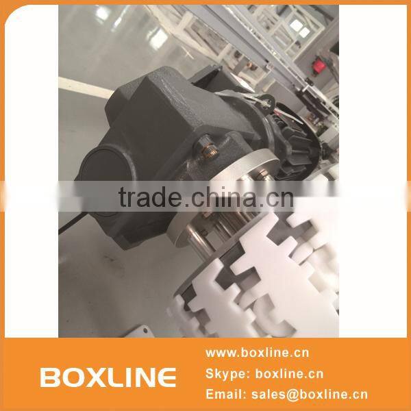 Modular plastic conveyor belt machine