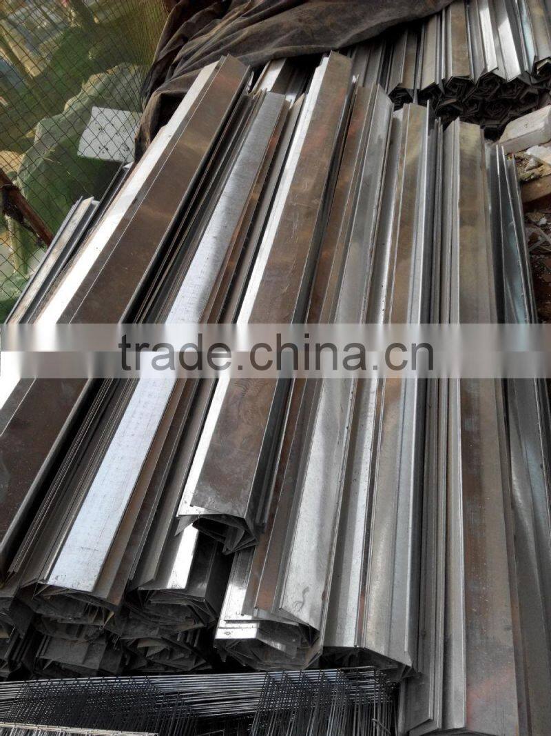 The Chicken Breeding Cage