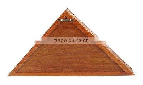 Flip the small wooden chess box