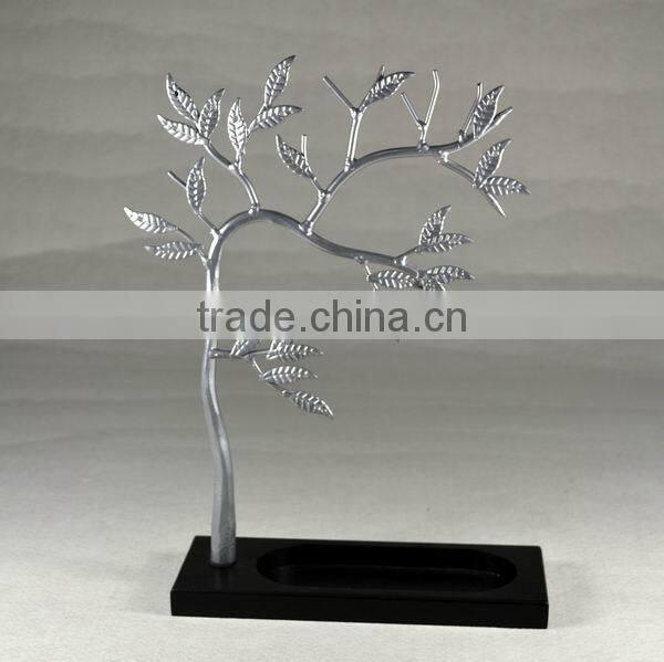 Metal tree jewelry display