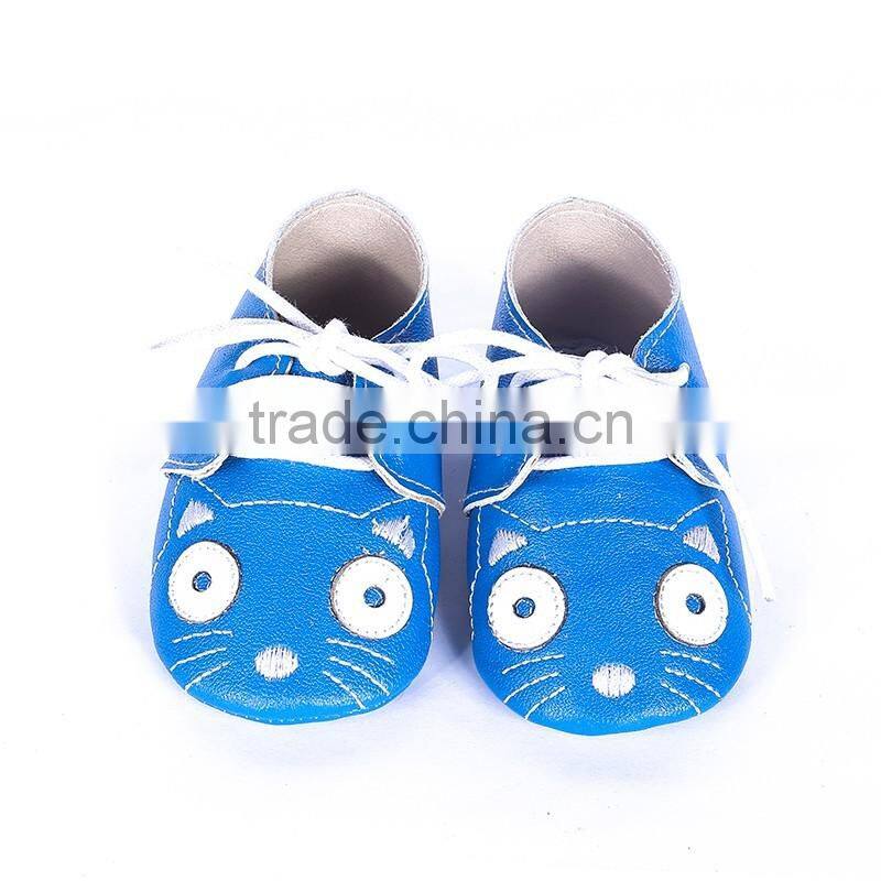 Cute cat design leather baby moccasin