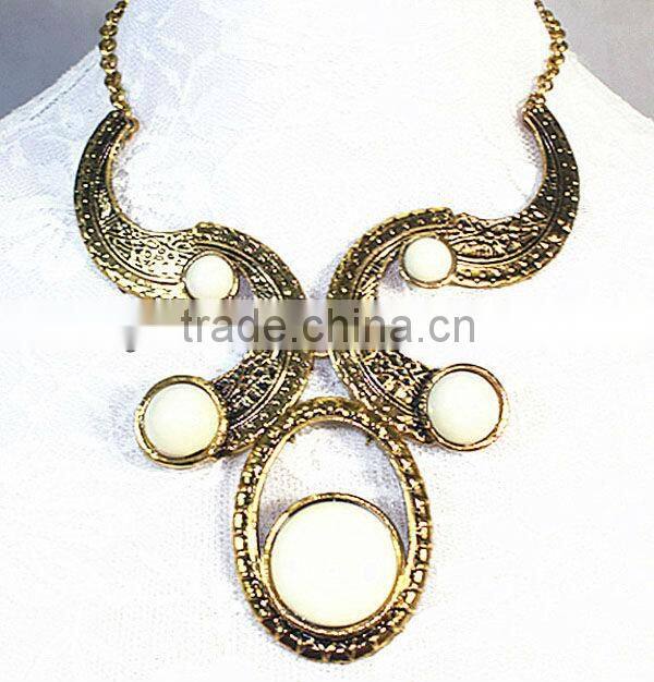 Hot selling crazy pendant statement necklace 2014