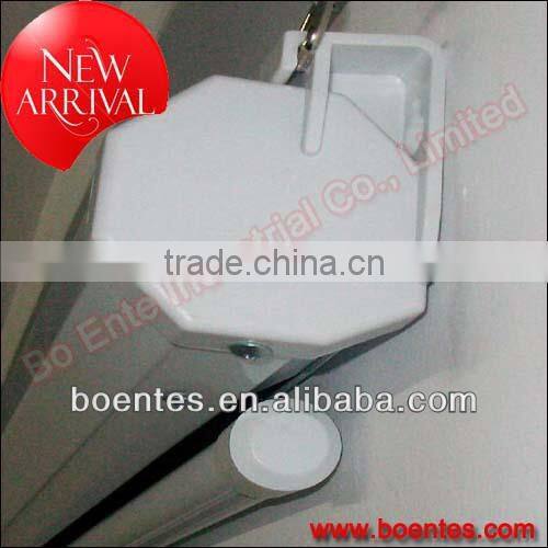 Wall Mounted Matte White Manual Projection Screen with Self-locking for Office Equipment