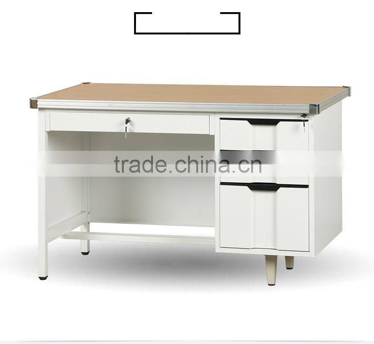 3 Drawer Keyboard Trap Wooden Surface Metal Computer Desk Computer Table
