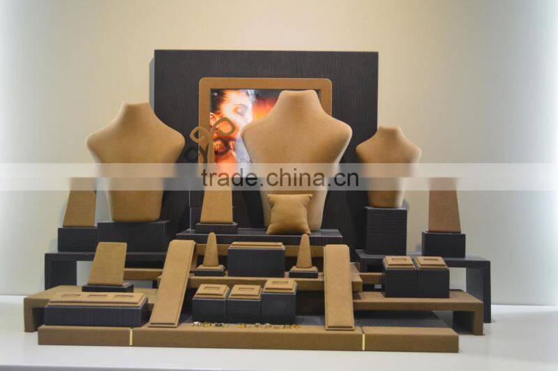 2015 newest jewellery window display props high-end suede jewellery display