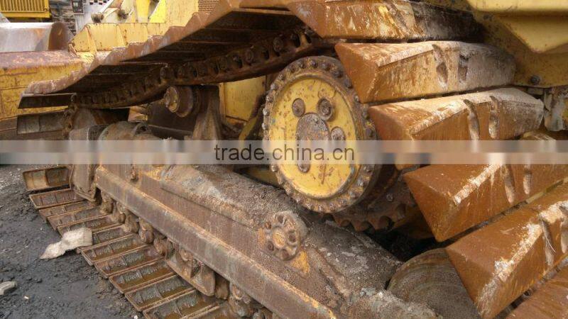 CAT D5M bull dozer, also d5 caterpillar bulldozer parts