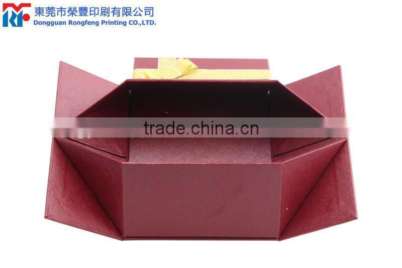 Luxuruy folding box with bowknot