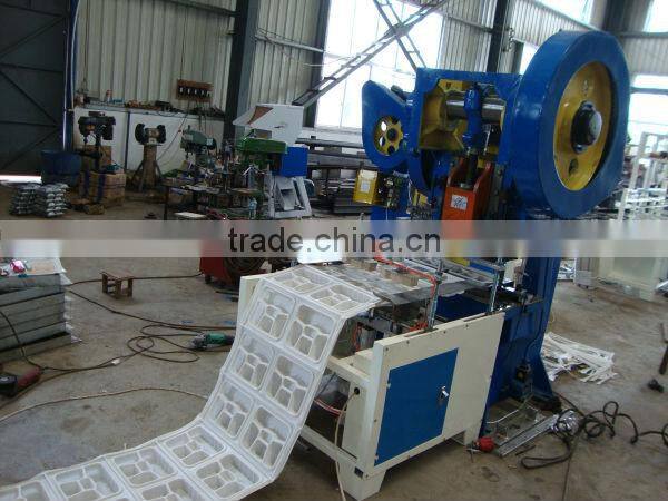 Food divider plate making machine