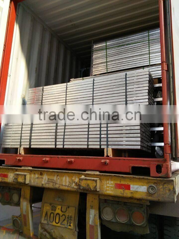 A82 CC containers Danish trolley