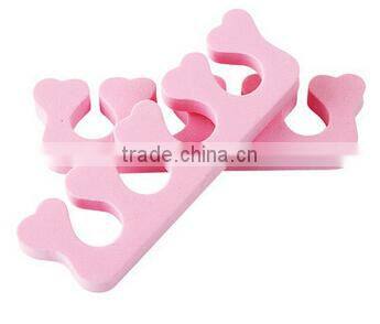 Beautiful sponge cloven device finger points the toes