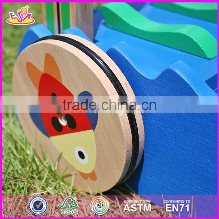 2017 New design cartoon crocodile wooden push along toys for toddlers W16E059
