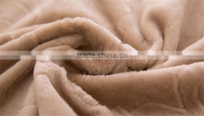 2016 hot Wholesale travel decorative body bolster emoji pillow blanket