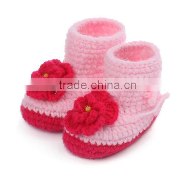 Hand knit baby shoes crochet newborn baby shoes photography props Newborn baby shoes photo prop