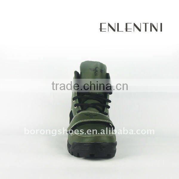 Durable outsole leather men woodland safety shoes