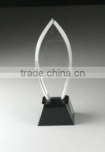 Crystal pyramid plaque with engraving crystal trophy